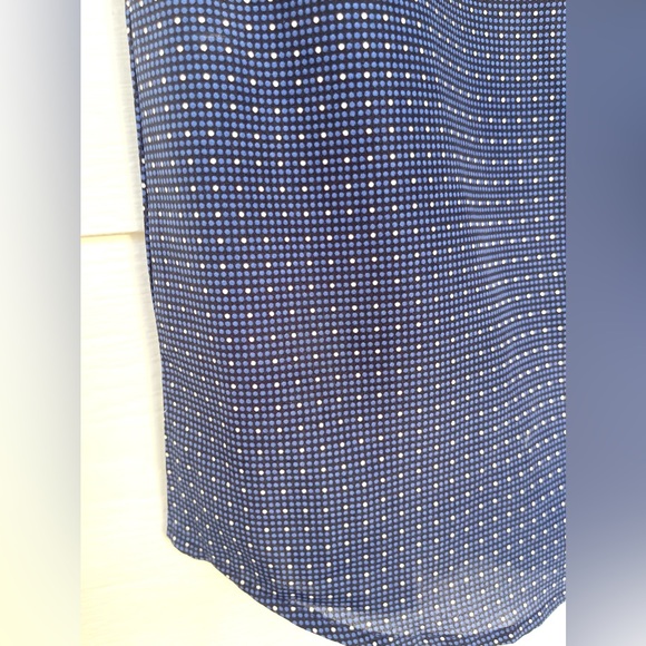 Banana Republic blue silk scarf blouse. Size small - Picture 3 of 6